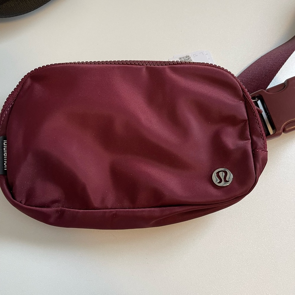 Lululemon BRAND NEW everywhere belt bag red merlot NWT